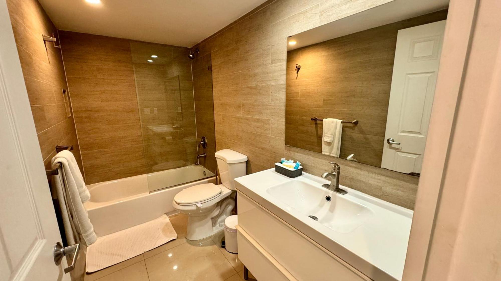 Sunny Isles, Beach Life! Parking Included Miami Beach Exterior photo